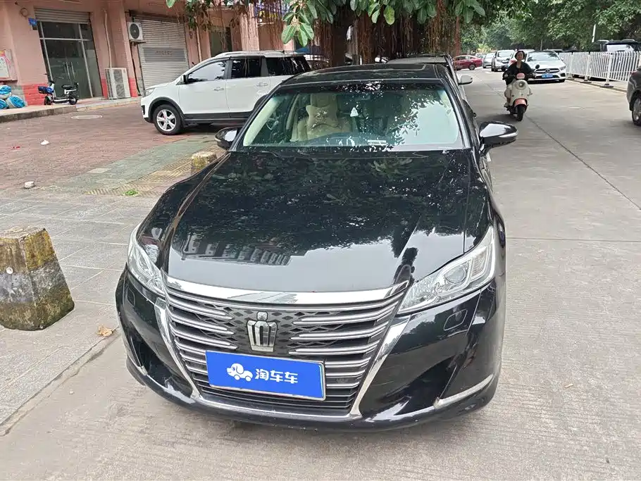 Toyota Crown 2015 2.0T Fashion фото 2