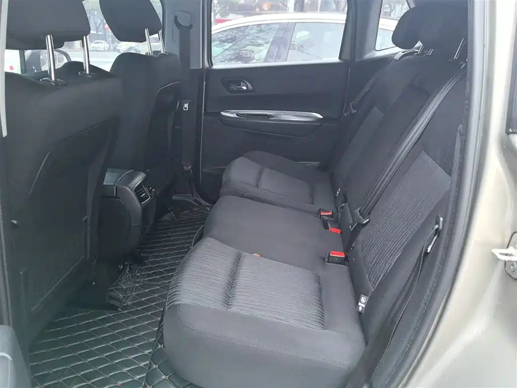 Peugeot 3008 2015 1.6THP Automatic Classic Edition фото 13