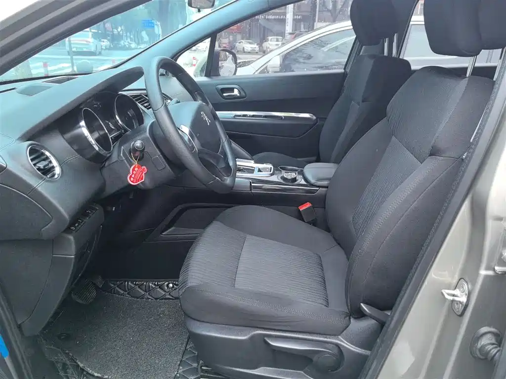 Peugeot 3008 2015 1.6THP Automatic Classic Edition фото 11