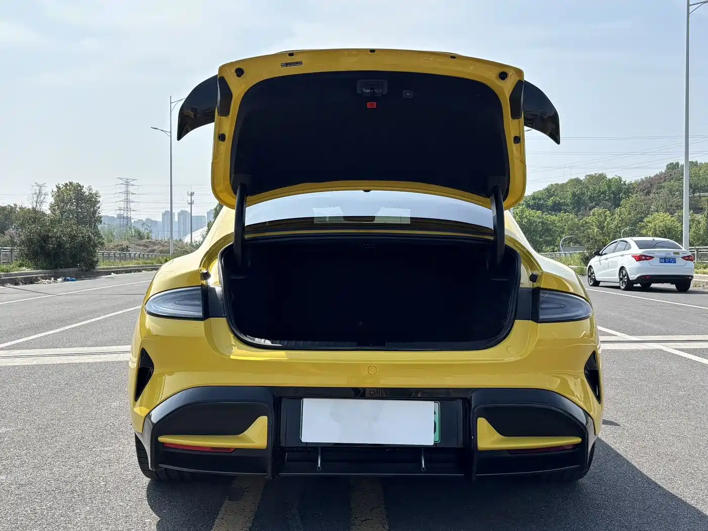 XIAOMI CAR XIAOMI SU7 ULTRA