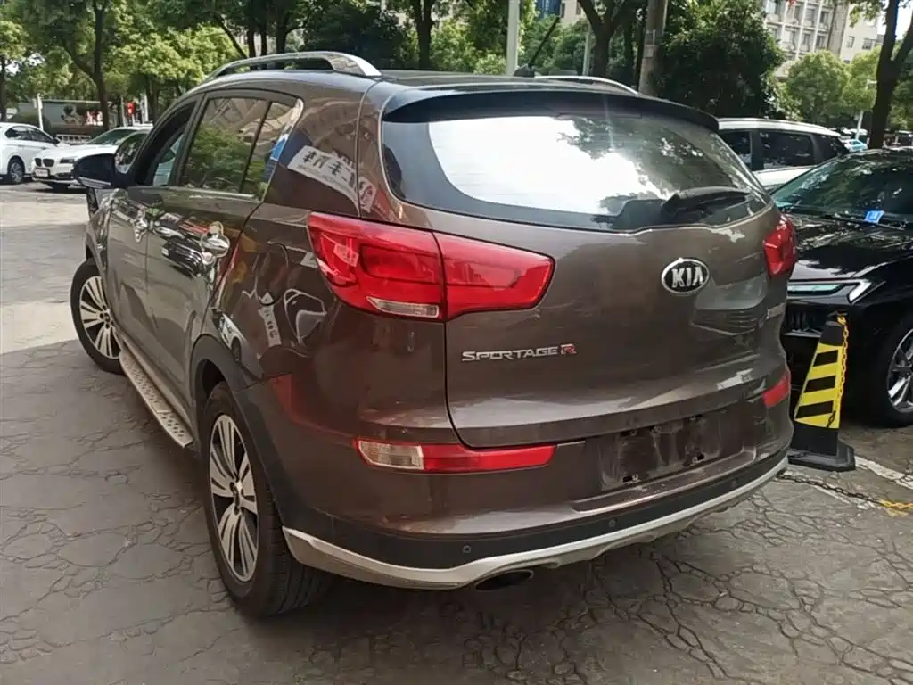 Kia Sportage 2015 2.0L Automatic 2WD DLX фото 5