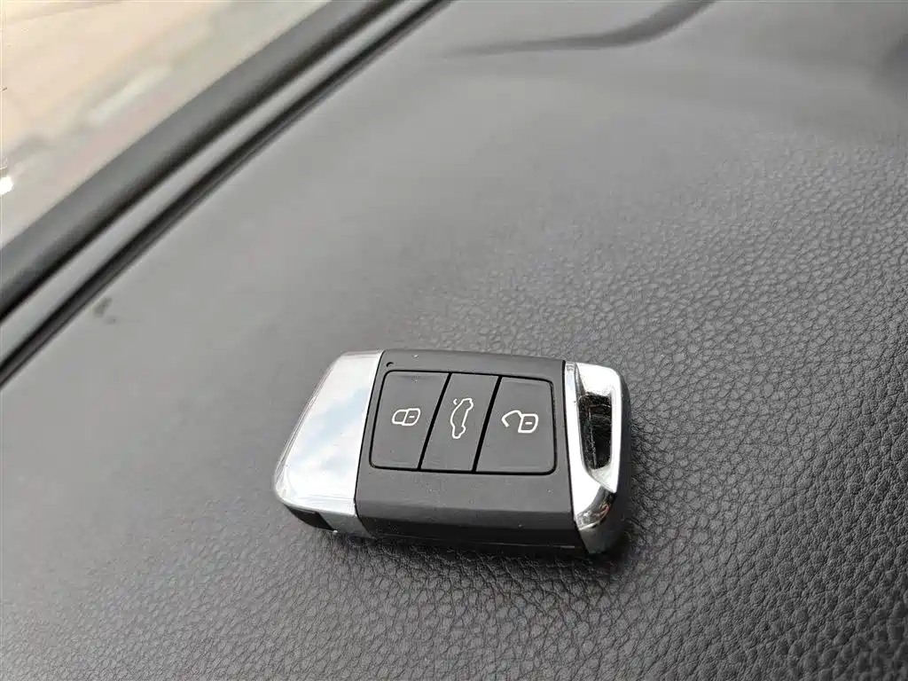 Volkswagen Magotan 2017 330TSI DSG Leading фото 9