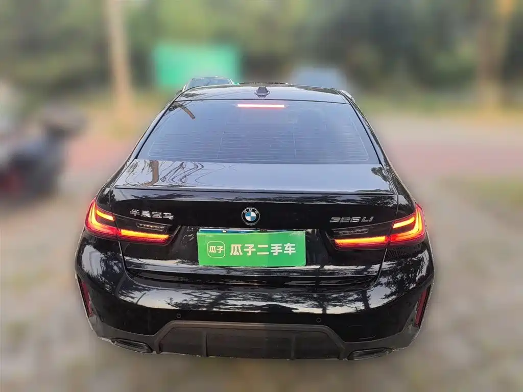 BMW 3 Series 2024 325Li M Sport Shadowline Package фото 5