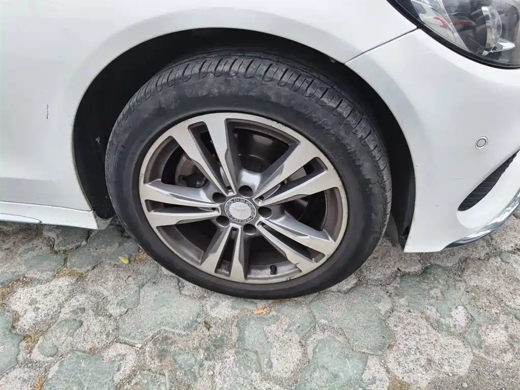Mercedes-Benz C-Class 2015 Facelift C 200 L Sport фото 26
