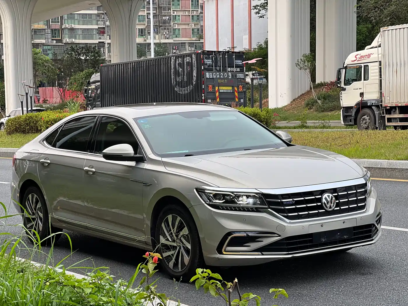 Volkswagen Passat New Energy 2019 430PHEV Hybrid Luxury Edition фото 3