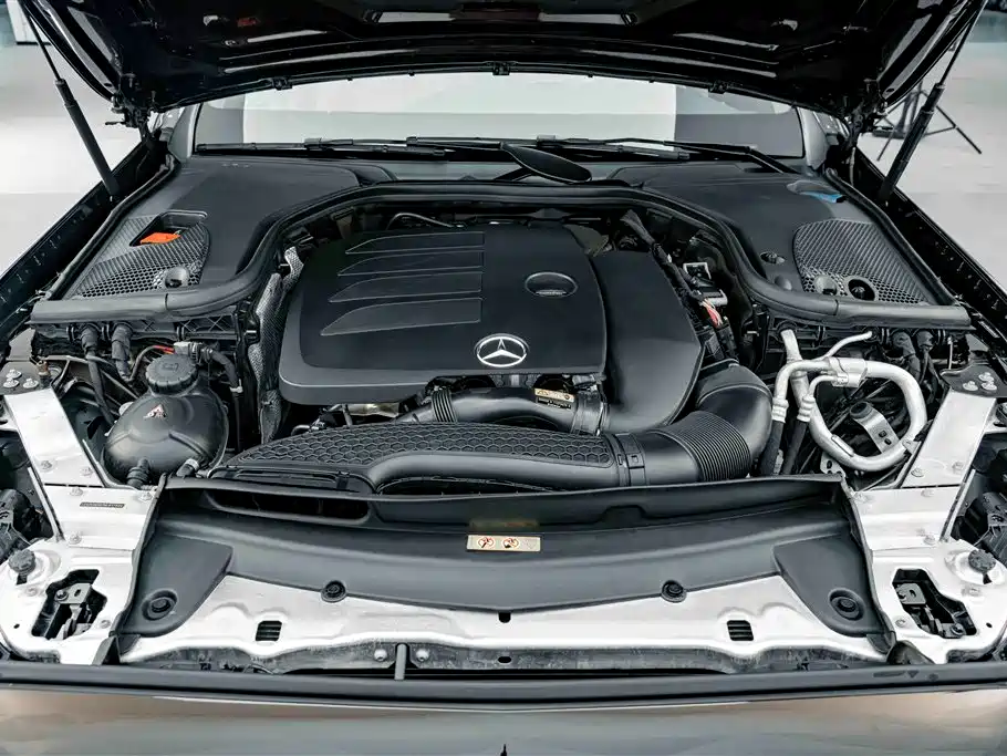 صورة 25 - Mercedes-Benz E-Class