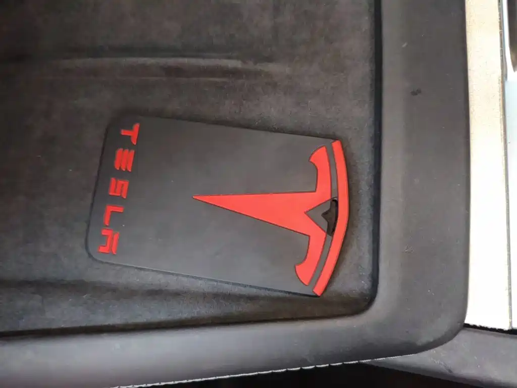 Фото 9 - Tesla Model 3