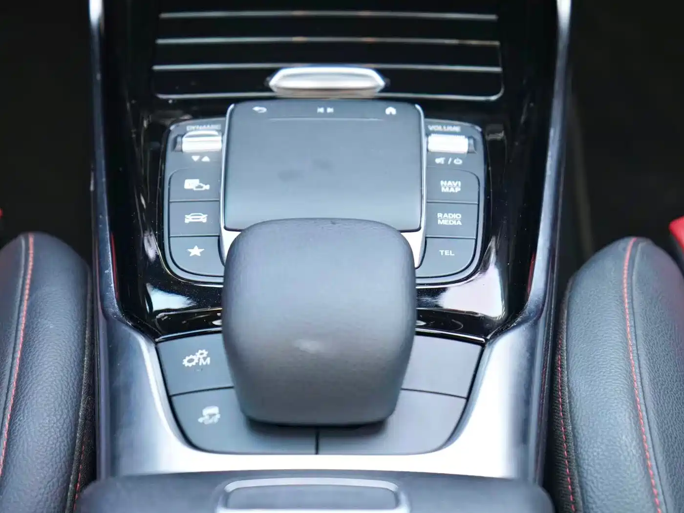 Mercedes-Benz A-Class AMG 2022 Model AMG A 35 L 4MATIC Blazing Night Special Edition фото 10