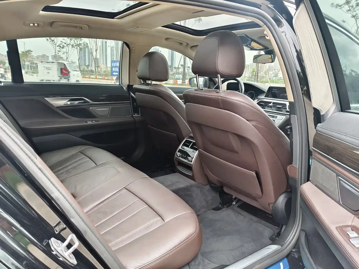 BMW 7 Series 2016 730Li Luxury фото 10