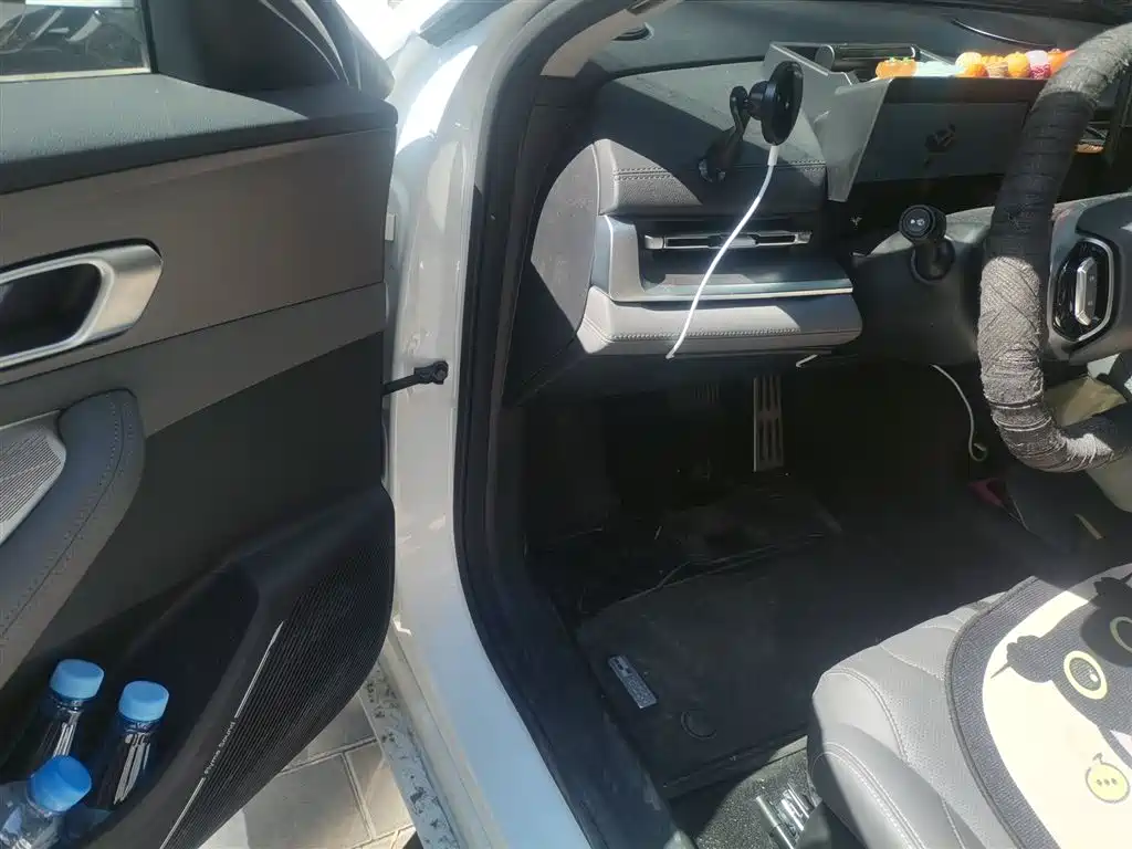 Geely Galaxy Galaxy A7 2025 EM-i 150km Premium Edition фото 12