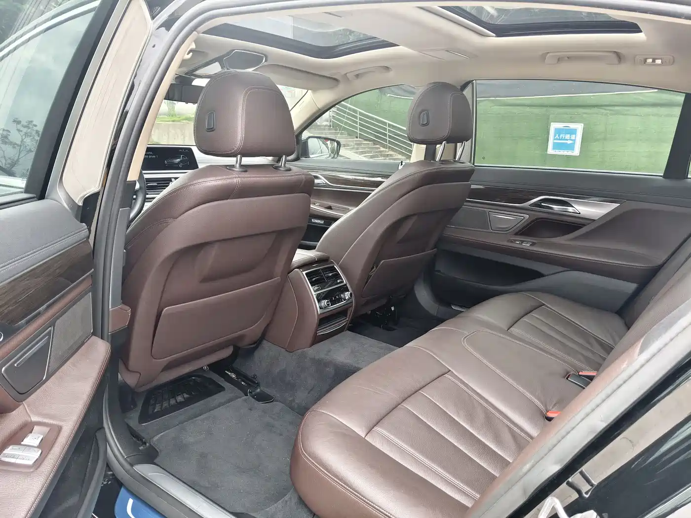 BMW 7 Series 2016 730Li Luxury фото 11