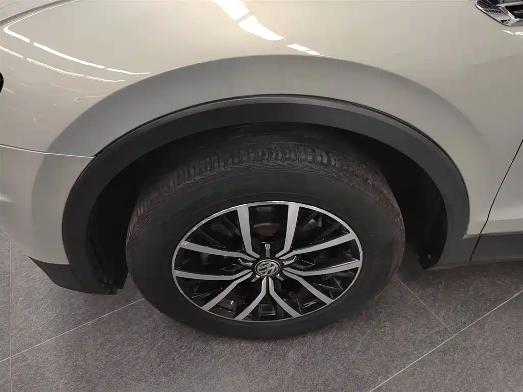 Volkswagen Tiguan L 2018 330TSI Automatic 2WD Luxury Edition фото 25