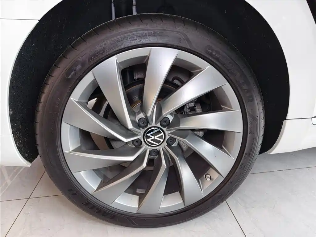Volkswagen FAW-Volkswagen CC 2024 380TSI Eye-catching Public Sharing Edition фото 18