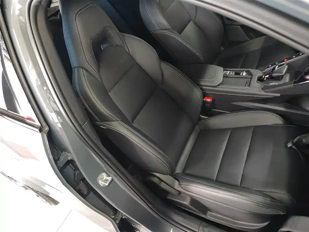 Lynk & Co 06 2023 Remix 1.5T Power Pro фото 25
