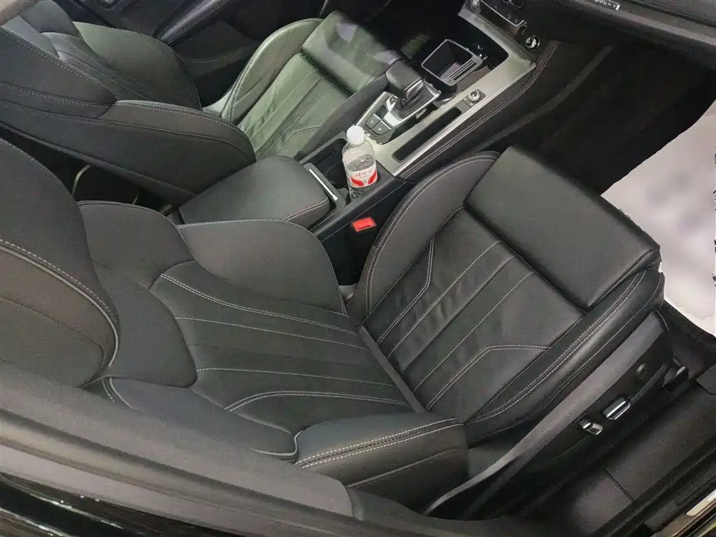 Audi Q5L 2024 Model 40 TFSI Luxury Dynamic фото 20