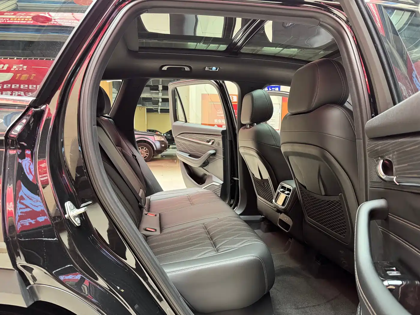 Фото 22 - Geely Xingyue L
