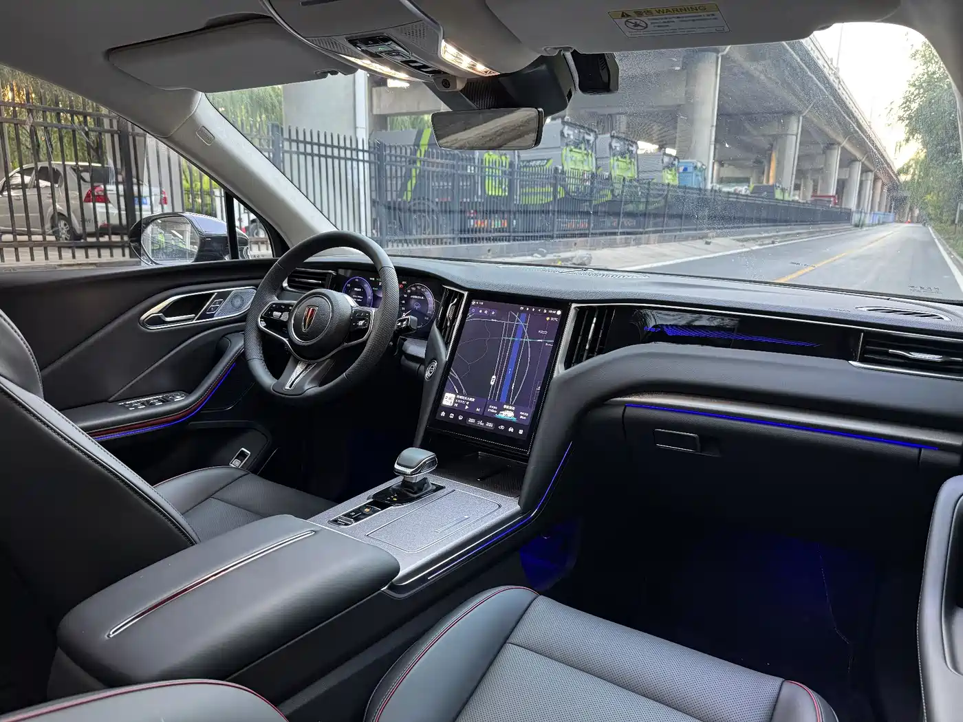 Hongqi HS7 PHEV 2025 Revised Model 2.0T PHEV 4WD 2 Million Units Commemorative Edition 7-Seater фото 12