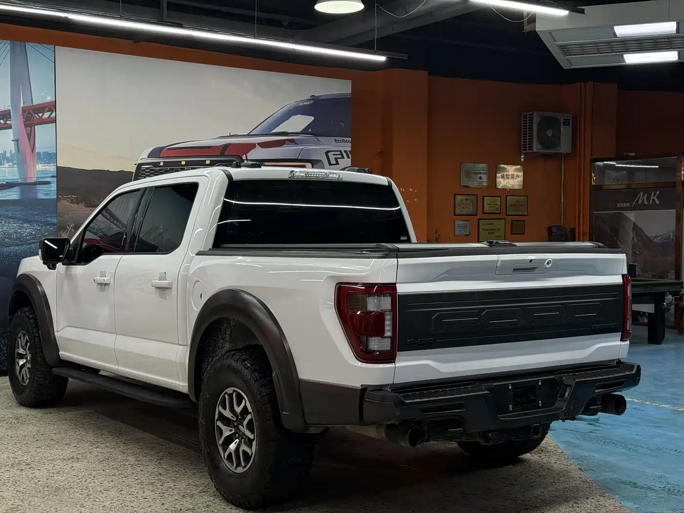 FORD F-150 RAPTOR