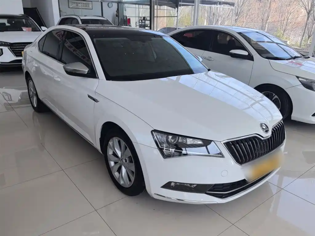 Škoda Superb 2016 TSI280 DSG Pioneer Edition фото 4