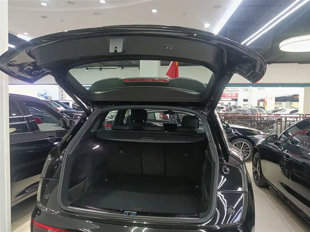 Audi Q5L 2024 Model 40 TFSI Luxury Dynamic фото 15