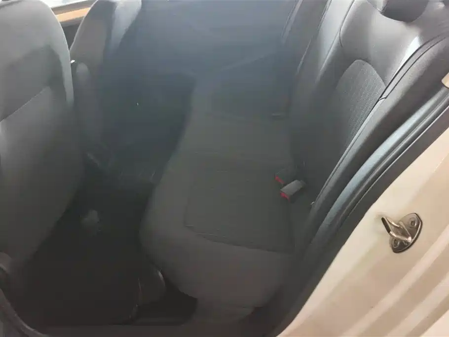Volkswagen Jetta 2015 Value Edition 1.6L Automatic Comfort фото 11