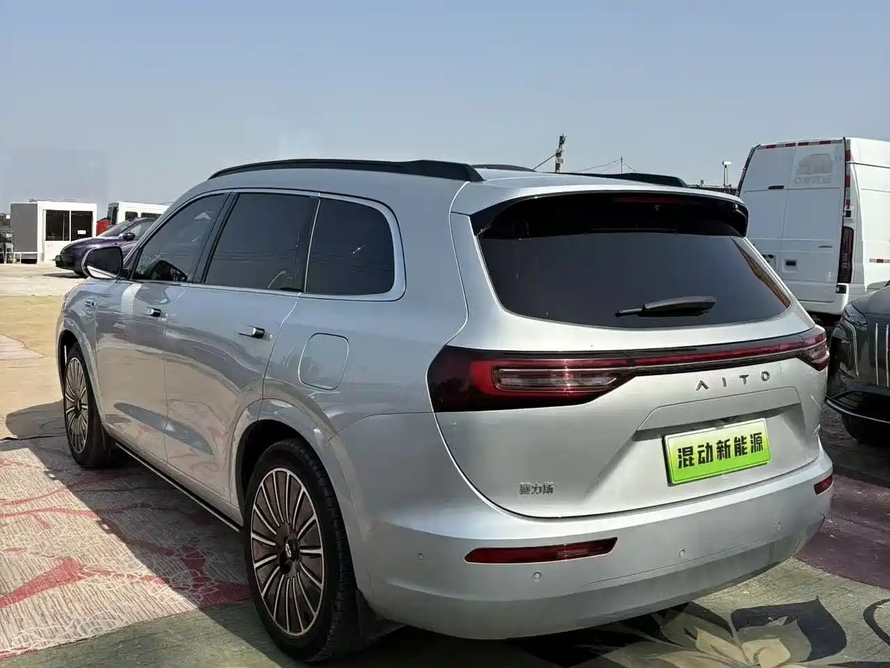 AITO Wenjie AITO M7 2024 1.5T Smart AWD Max Edition 5-Seater фото 7