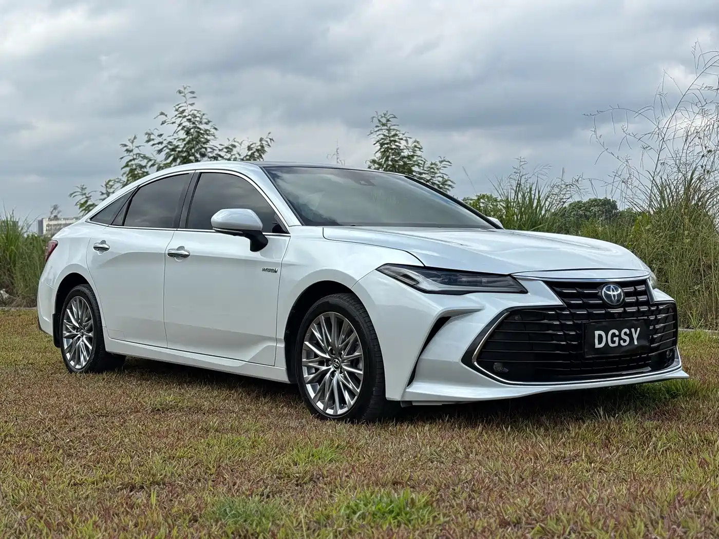 Photo 3 - Toyota Avalon