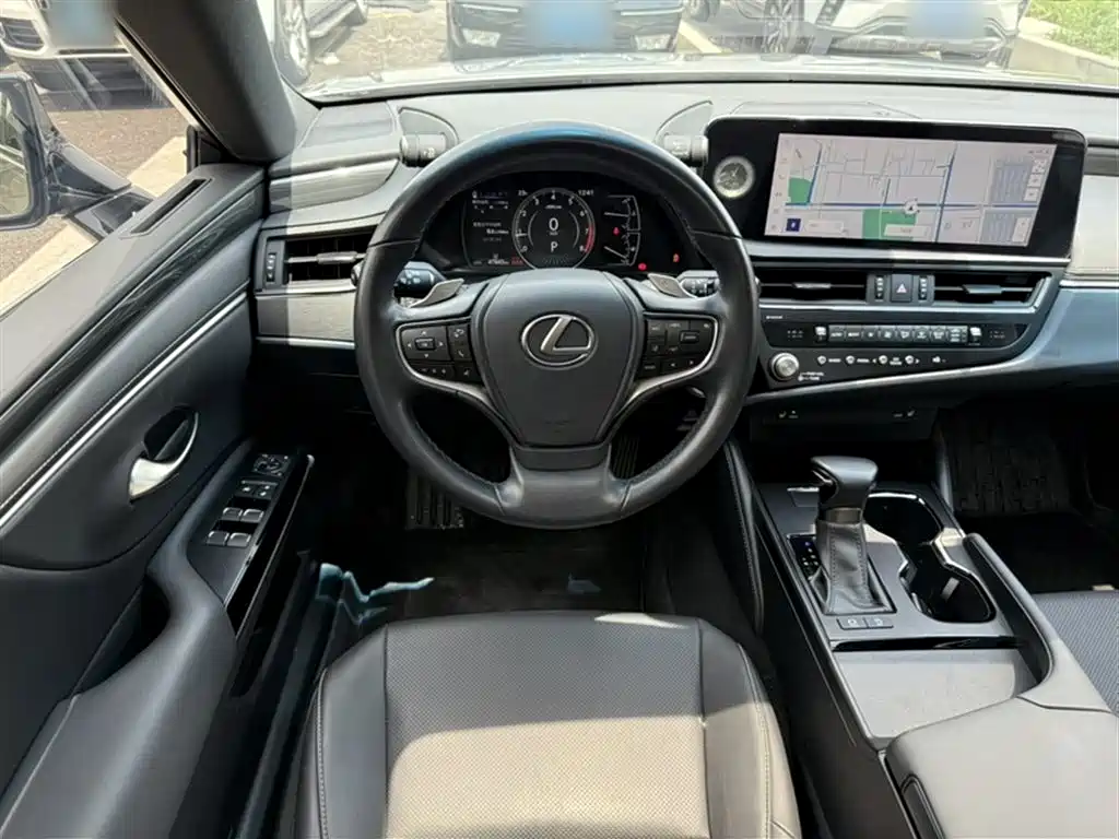 Lexus ES 2022 200 Excellence Edition фото 13