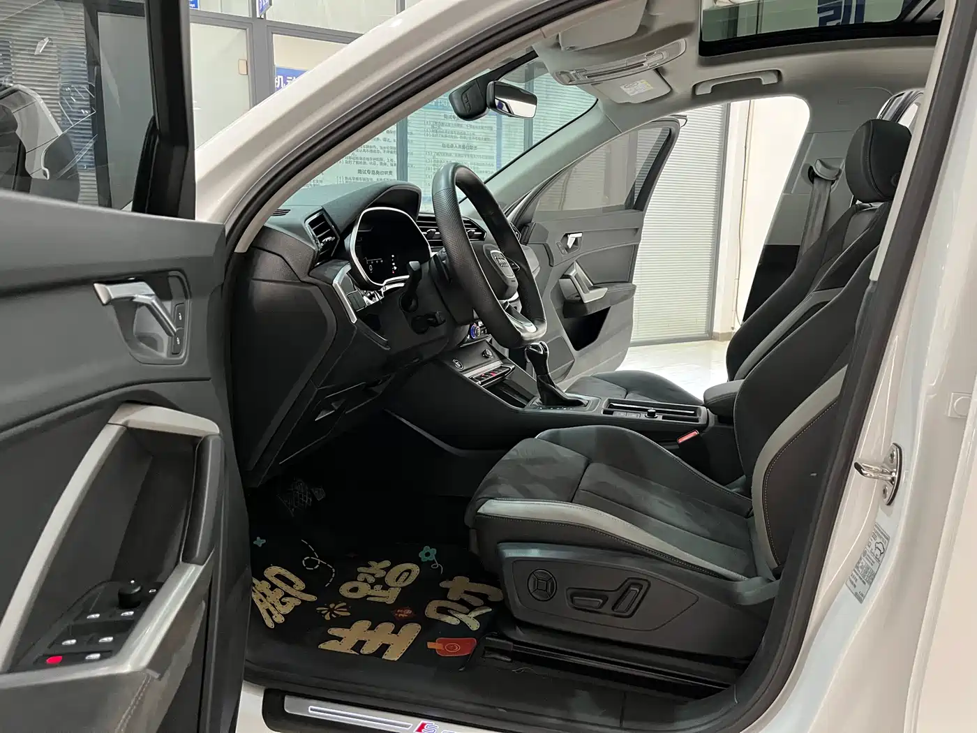 Audi Q3 2023 35 TFSI Fashion Dynamic (1.4T) фото 8