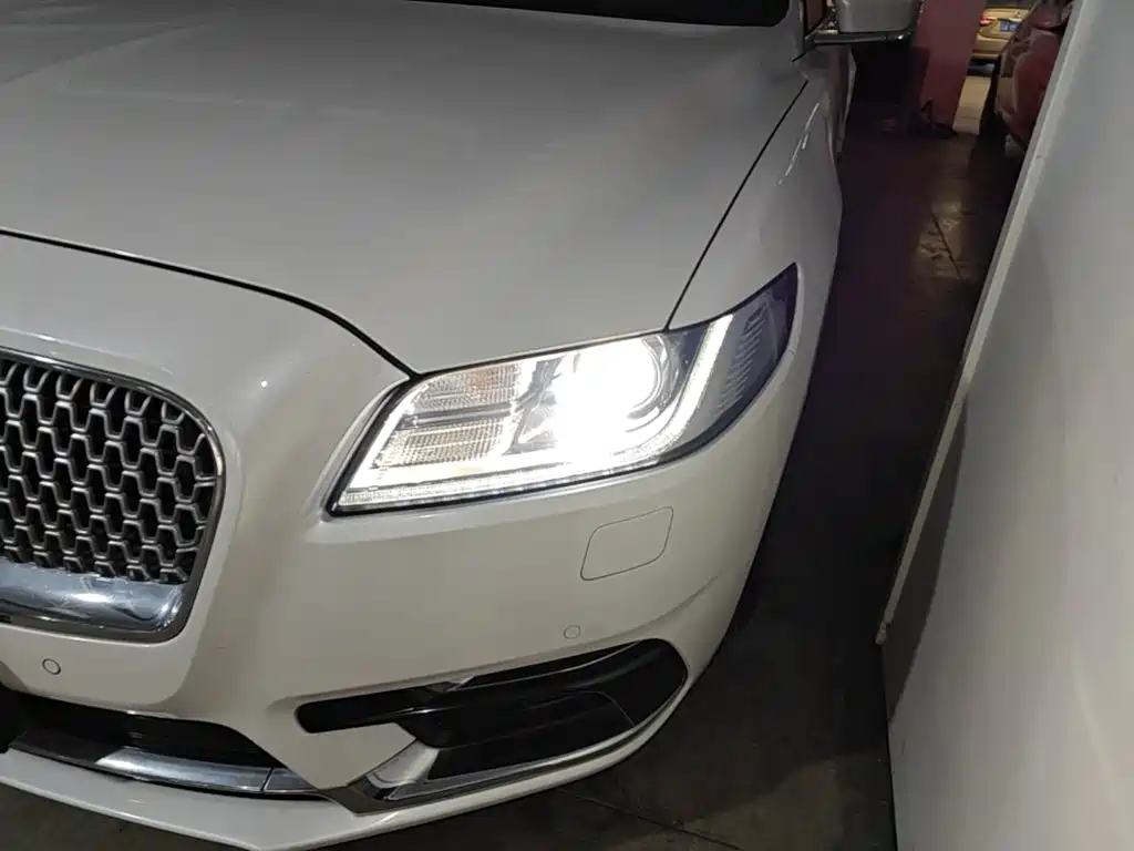 Lincoln Continental 2018 2017 2.0T 2WD Premium Edition