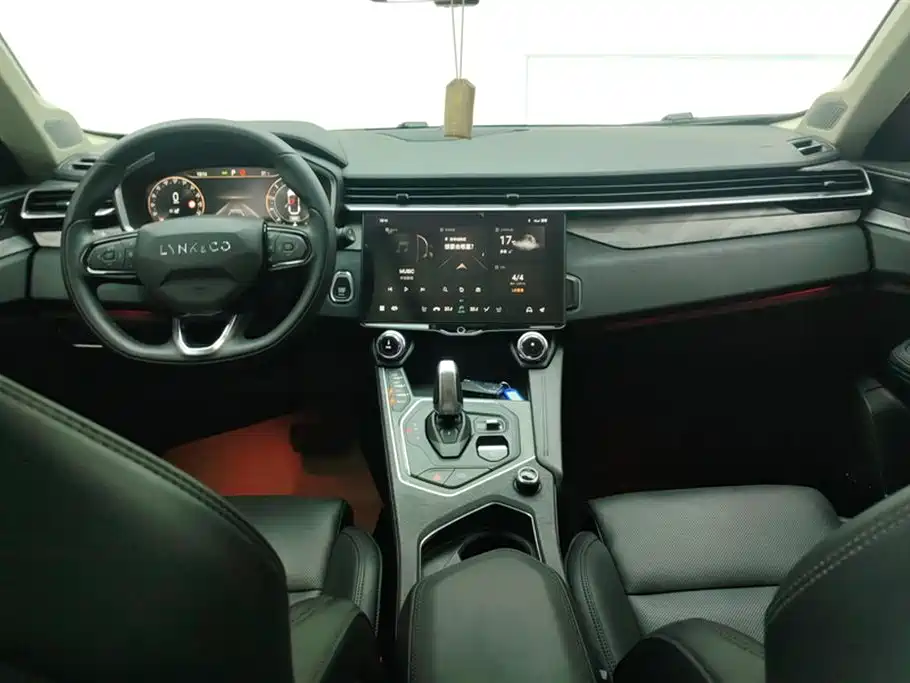 Lynk & Co 01 2021 2.0TD 2WD Pro фото 12