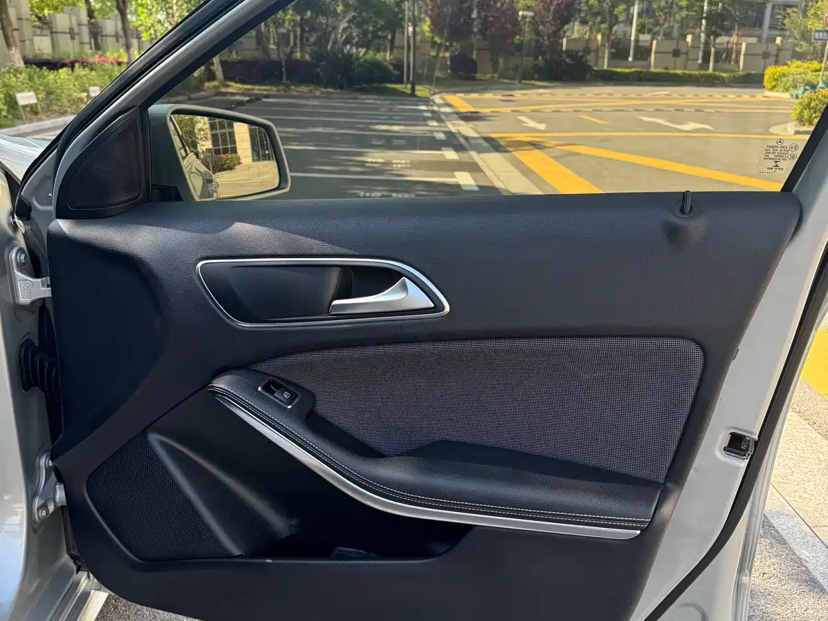 Mercedes-Benz A-Class (Import) 2015 A 180 фото 9