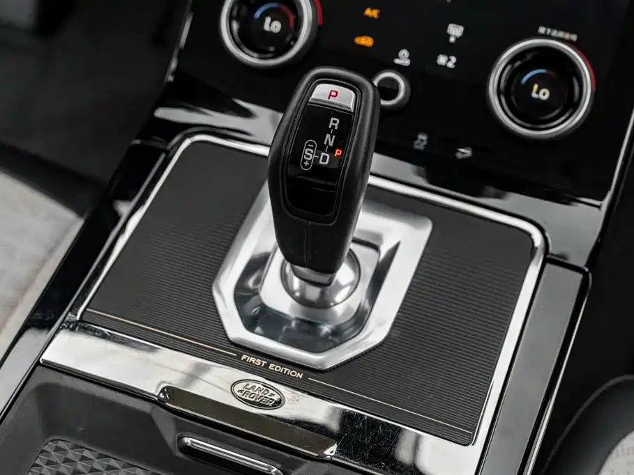 Land Rover Range Rover Evoque 2021 Range Rover Evoque L 249PS R-Dynamic First Edition Launch Edition фото 34