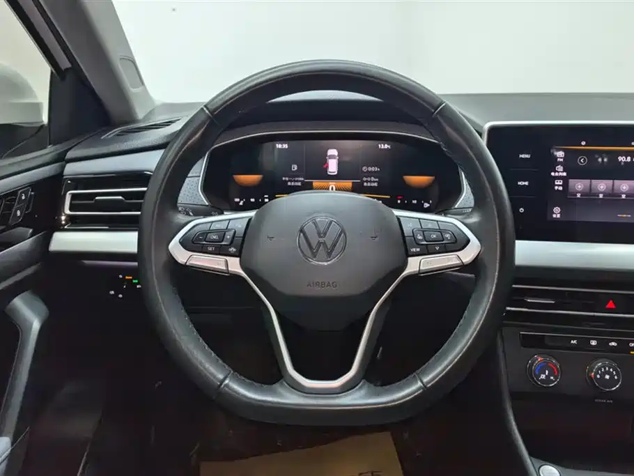 Volkswagen Lavida 2023 1.5L Auto Luxury Edition фото 15
