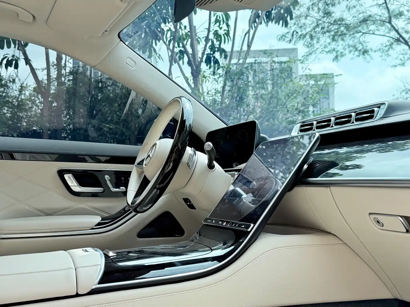 Mercedes-Benz Maybach S-Class 2025 Model S 480 4MATIC фото 16