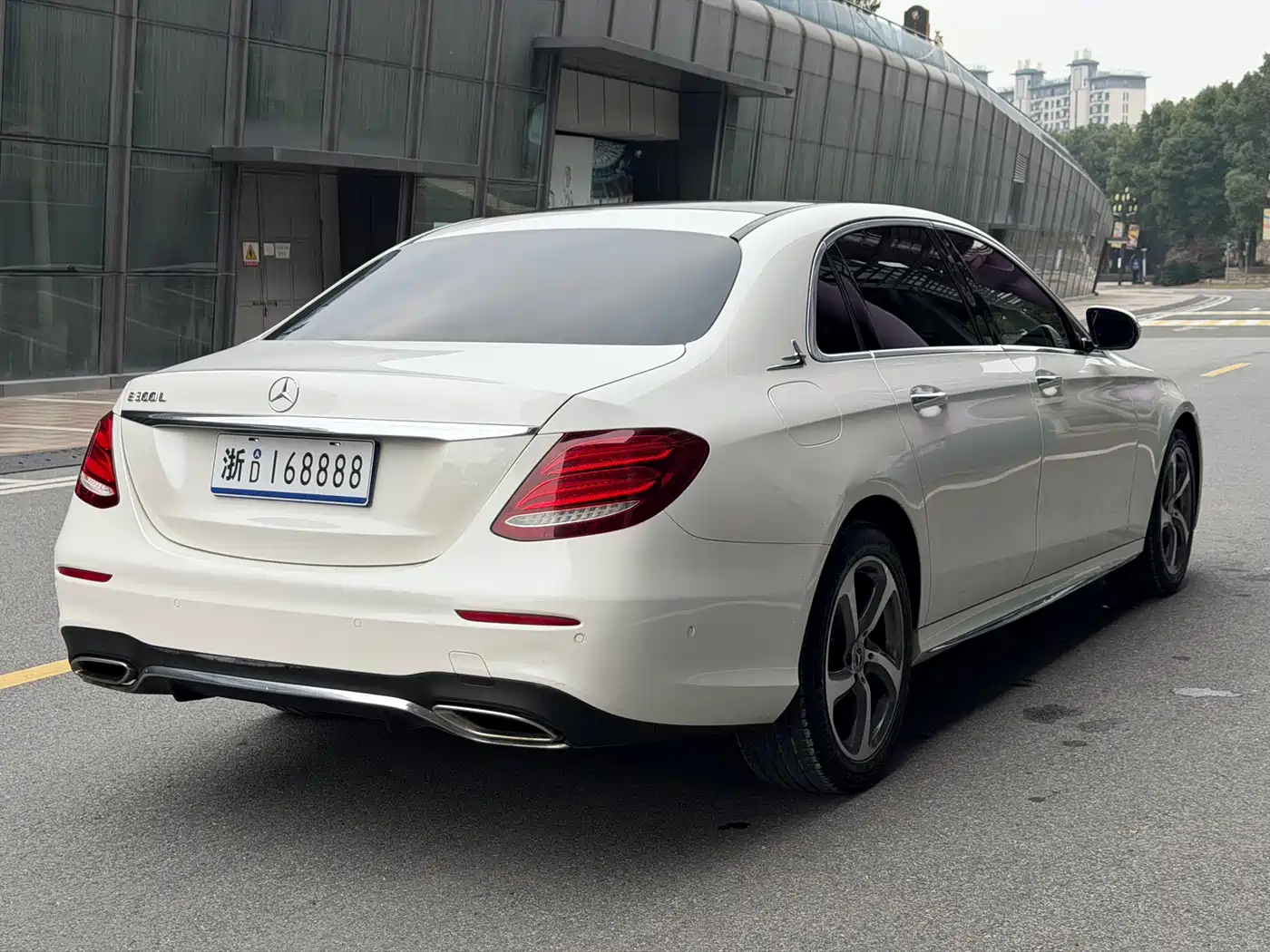 Mercedes-Benz E-Class 2019 Facelift E 300 L Sport Fashion фото 7
