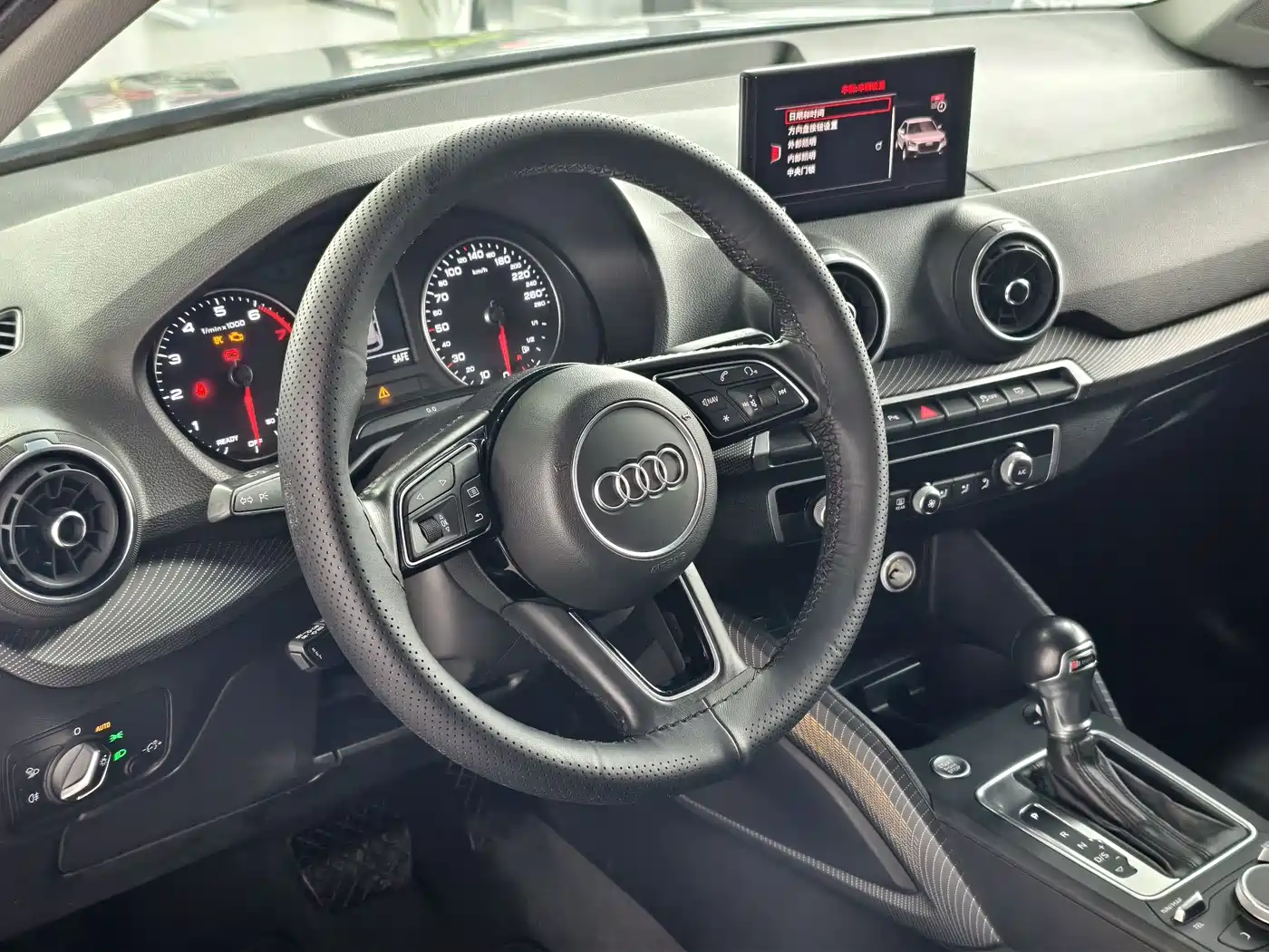 Audi Q2L 2020 35 TFSI Fashion Elegance Model фото 8