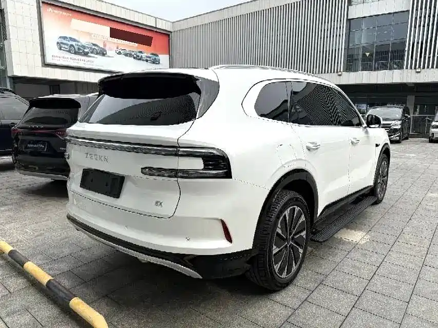 ZEEKR 8X 2026