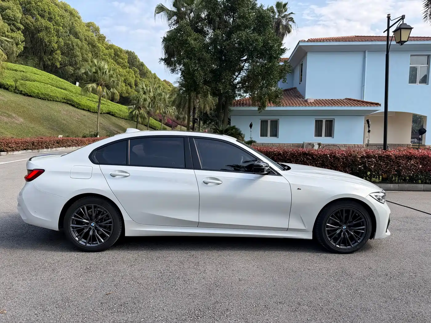 BMW 3 Series 2020 325Li M Sport Black Night Package фото 2