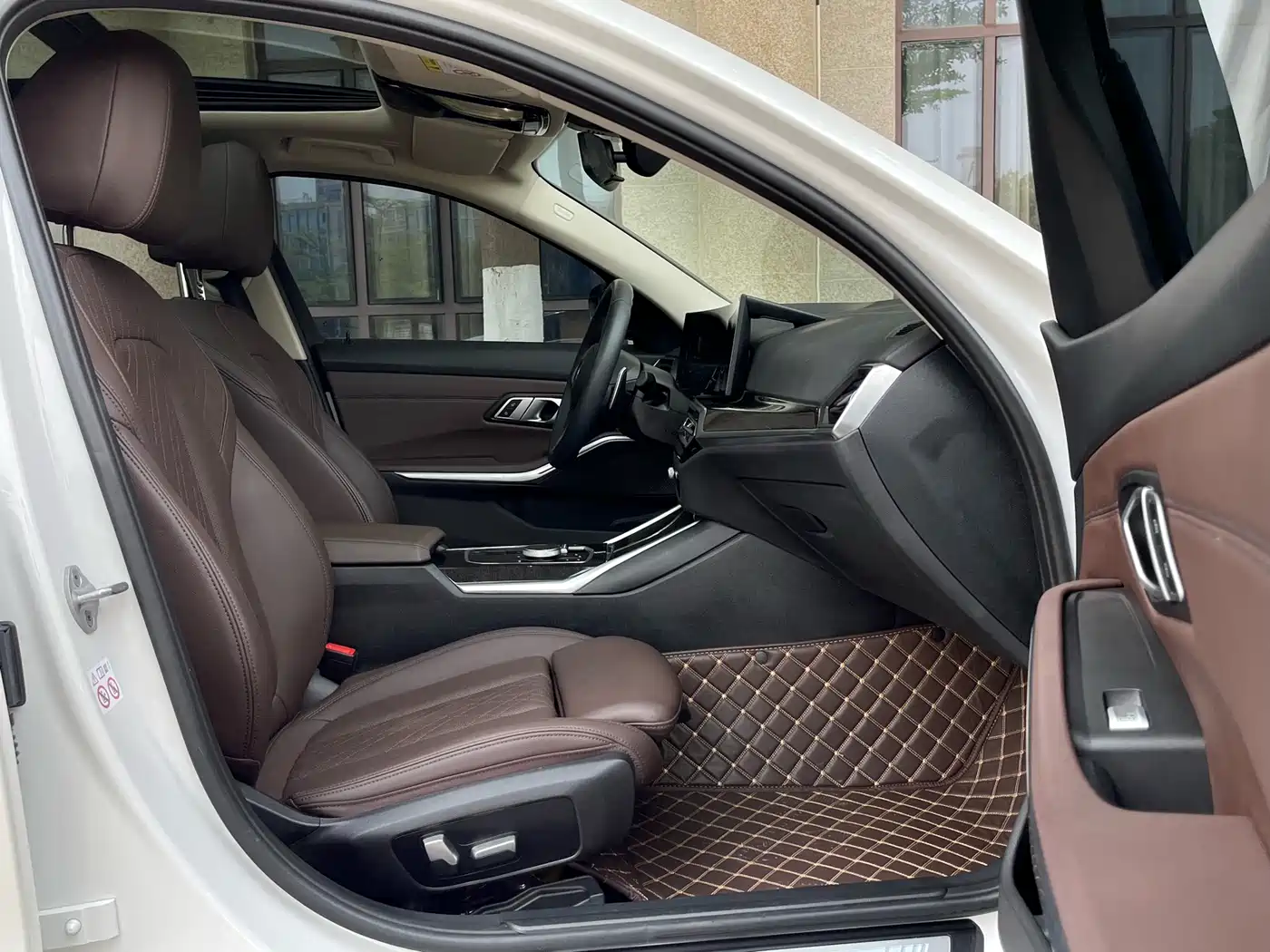 BMW 3 Series 2023 325Li M Sport Package фото 14