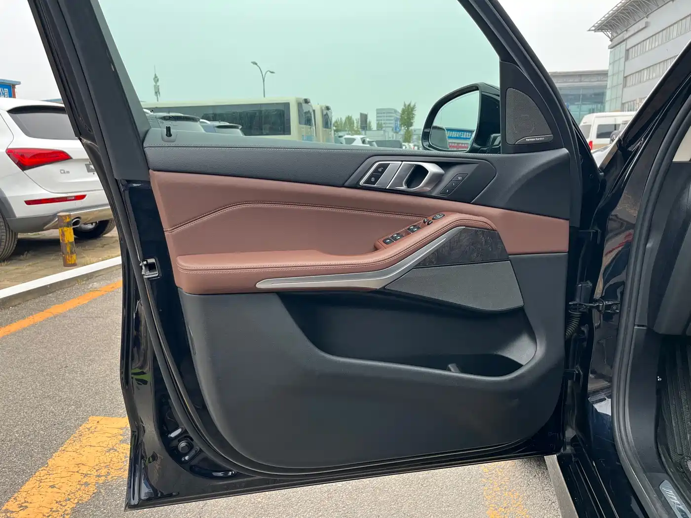 BMW X5 (Import) 2020 xDrive40i M Sport Package фото 8