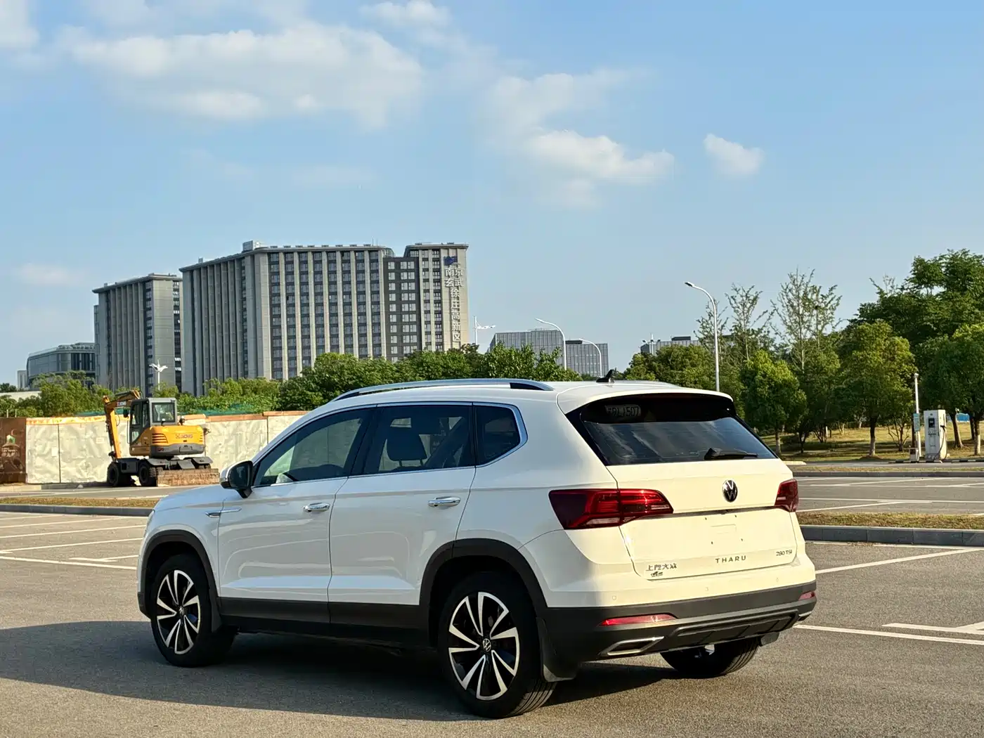 Volkswagen Tharu 2021 Model 280TSI 2WD Luxury Edition фото 4