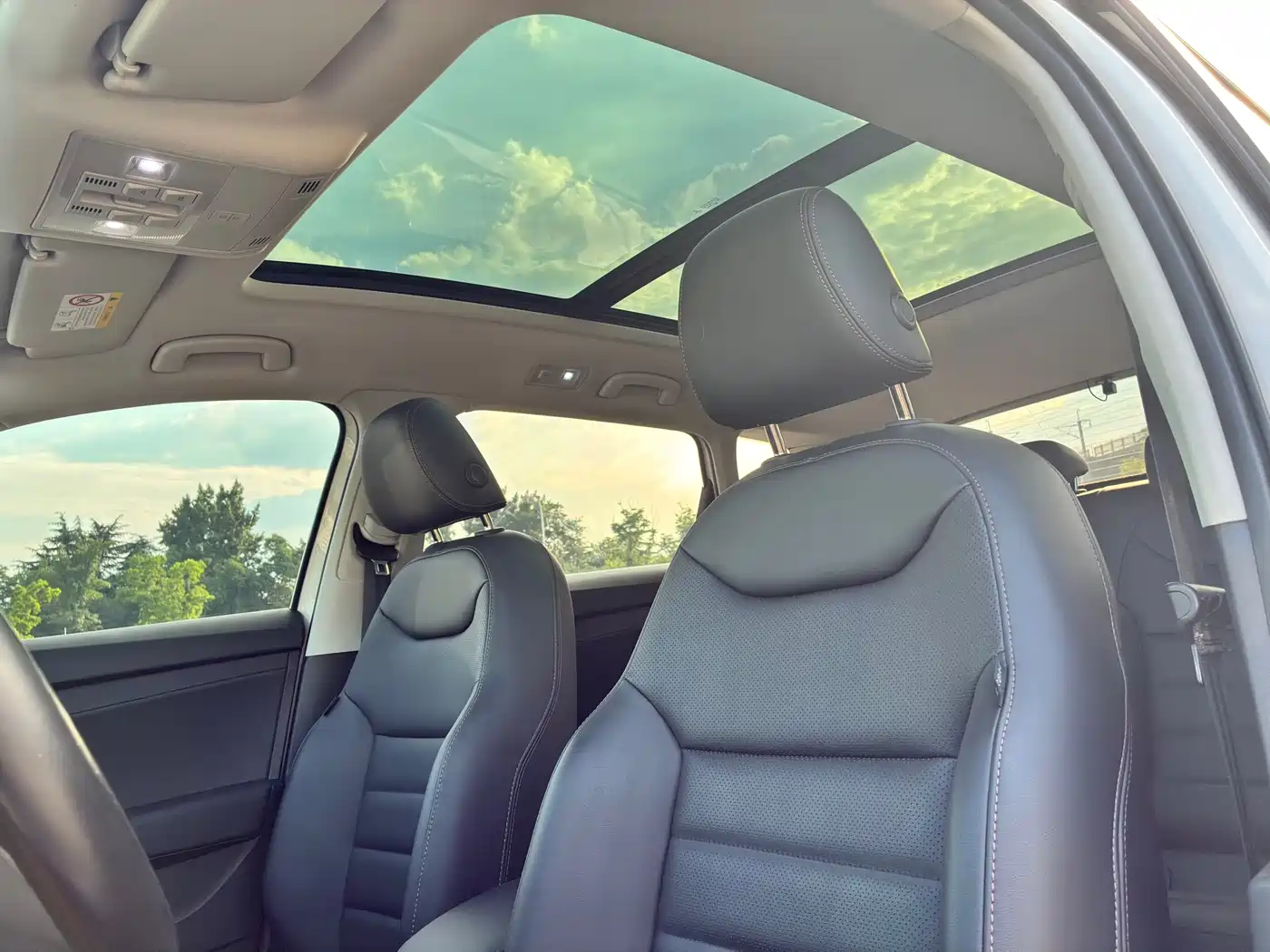 Volkswagen Tharu 2021 Model 280TSI 2WD Luxury Edition фото 15