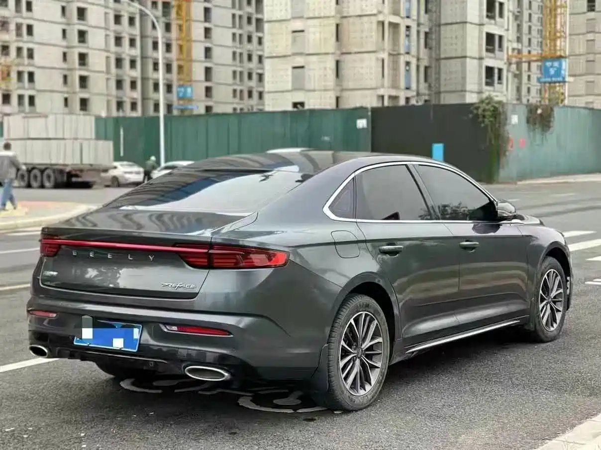 Фото 7 - Geely Preface