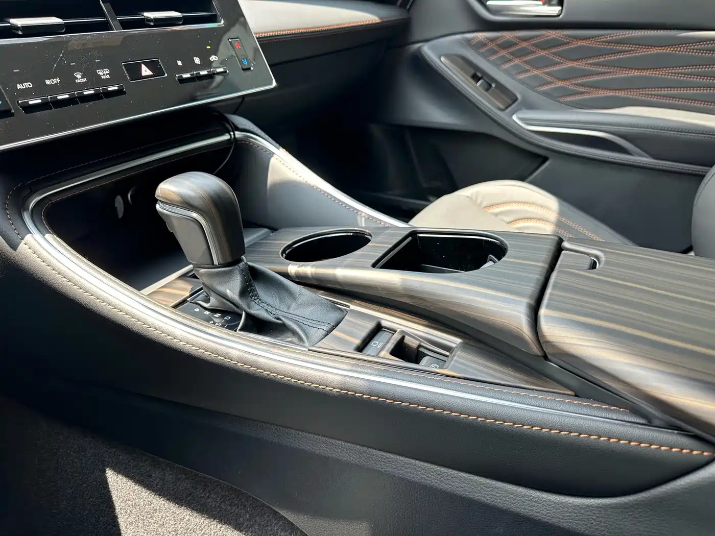 Toyota Avalon 2026 2024 Hybrid 2.0L Luxury Edition
