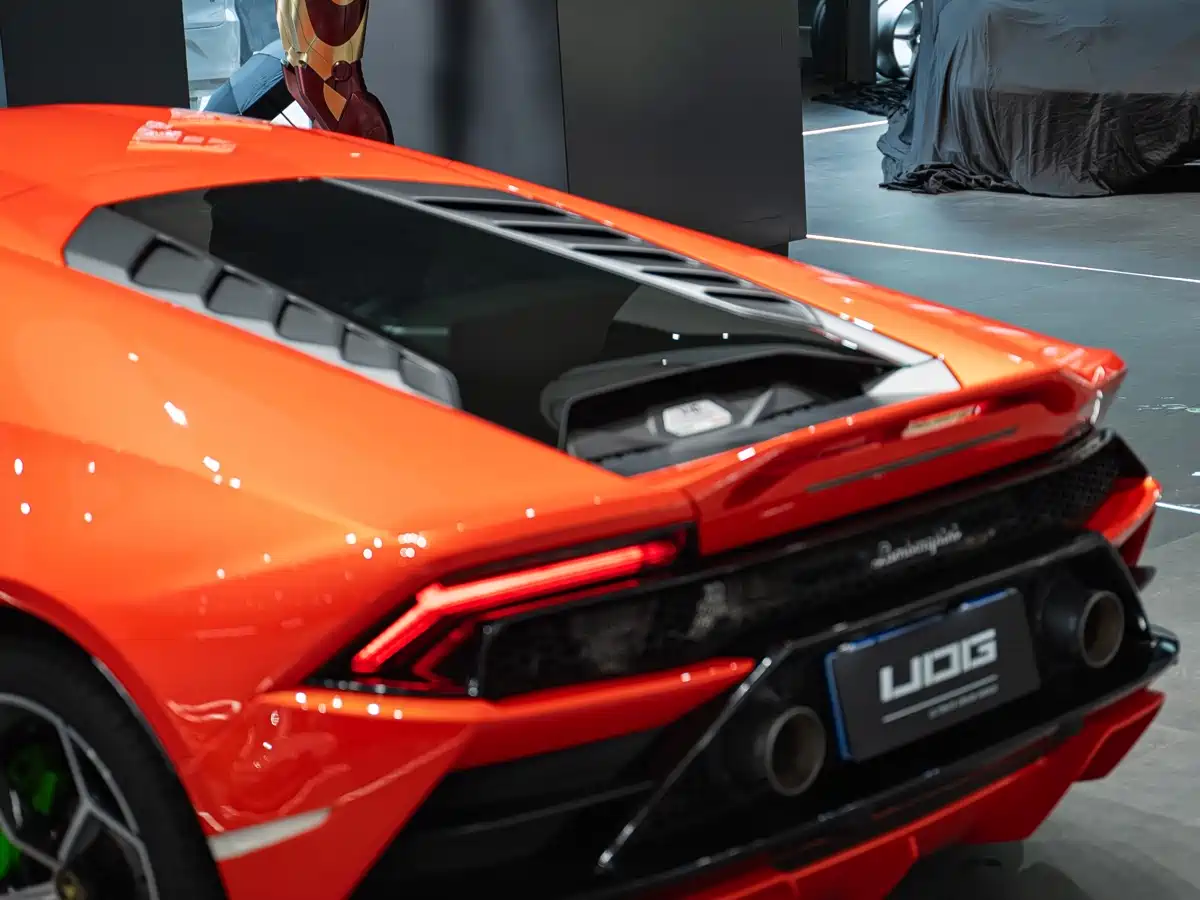 LAMBORGHINI HURACÁN