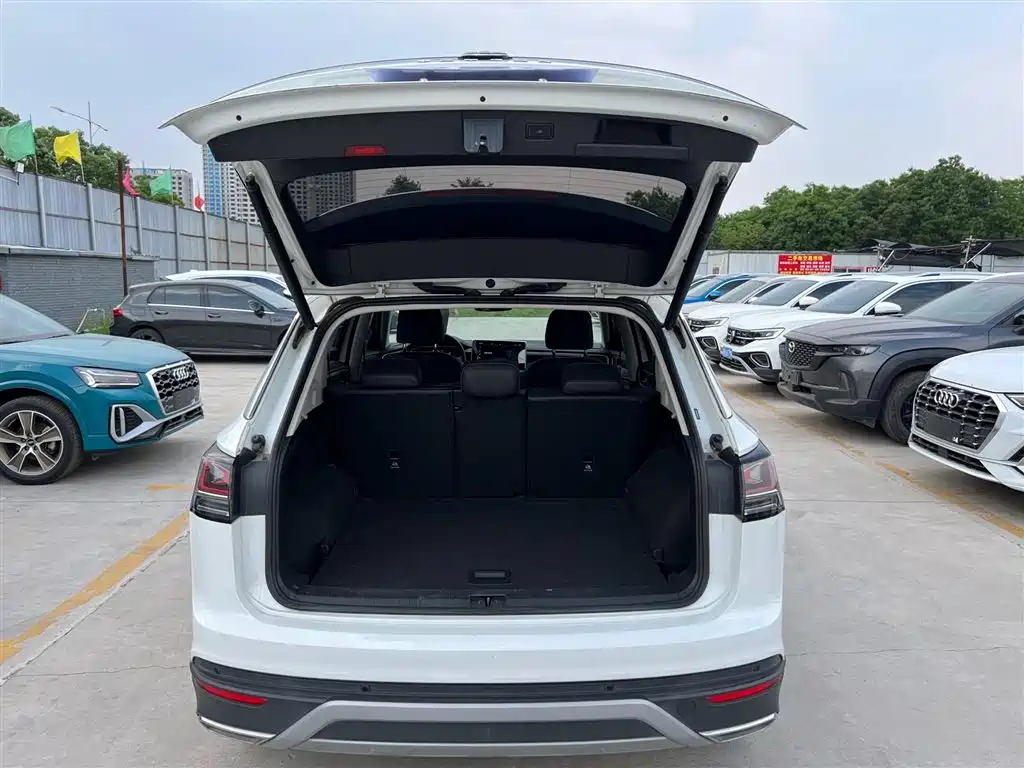 Volkswagen Tayron 2023 280TSI 2WD Luxury Plus Advanced Edition фото 15