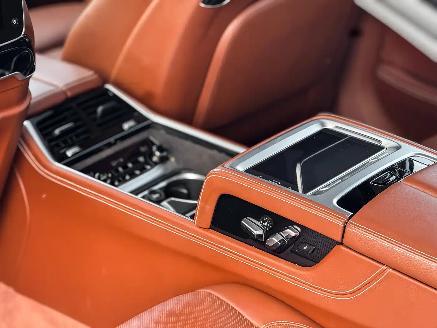 BMW 7 Series 2017 750Li xDrive Customized Edition (4-Seater) фото 10