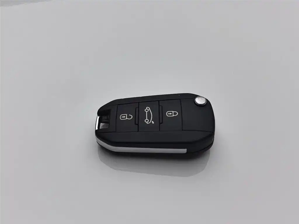 Peugeot 301 2016 1.6L Manual Comfort Edition фото 19