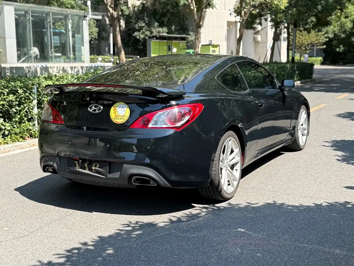 Фото 7 - Hyundai Genesis Coupe